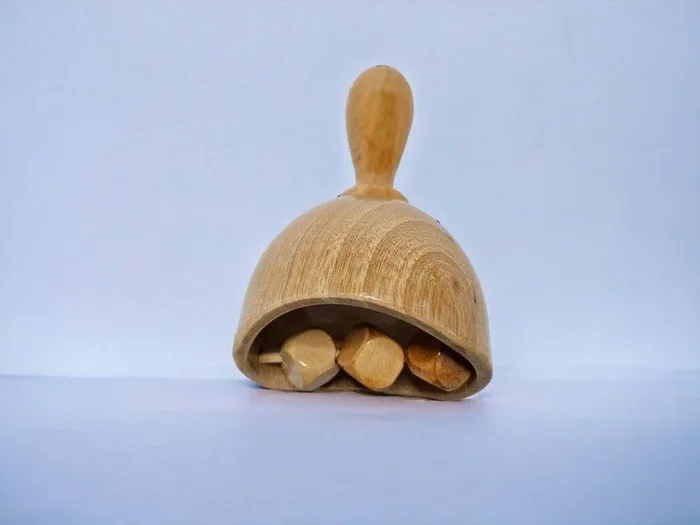 Cortador Rollo Cubo en Fresno – 15 cm x 9 cm – 150 g de madera de calidad