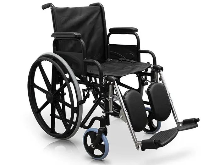 Silla de ruedas con reposapies elevables plegable